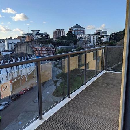 2 Bedroom Modern City Centre Bournemouth Apartment ボーンマス エクステリア 写真