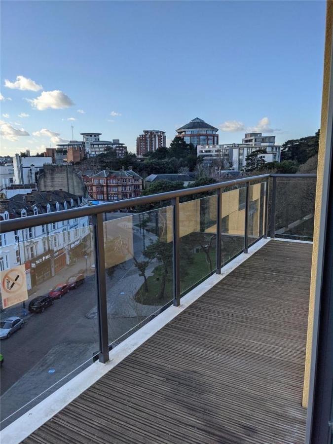 2 Bedroom Modern City Centre Bournemouth Apartment ボーンマス エクステリア 写真